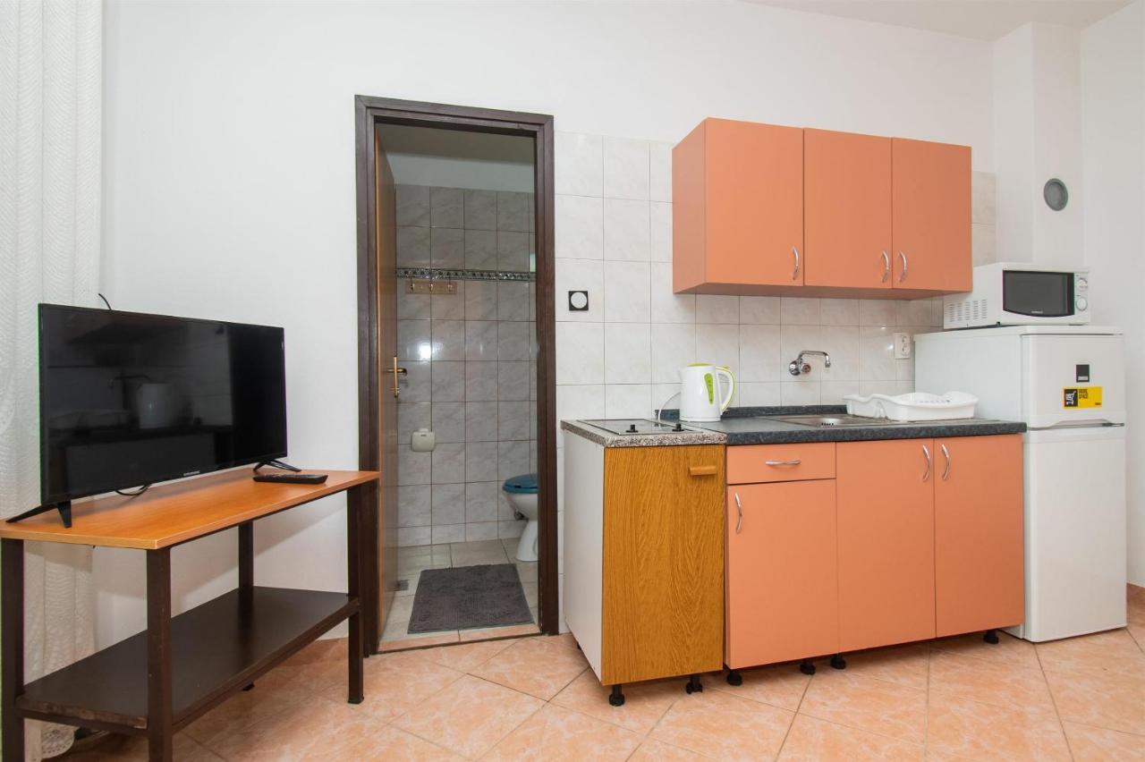 Apartment Mijo Vodice Buitenkant foto