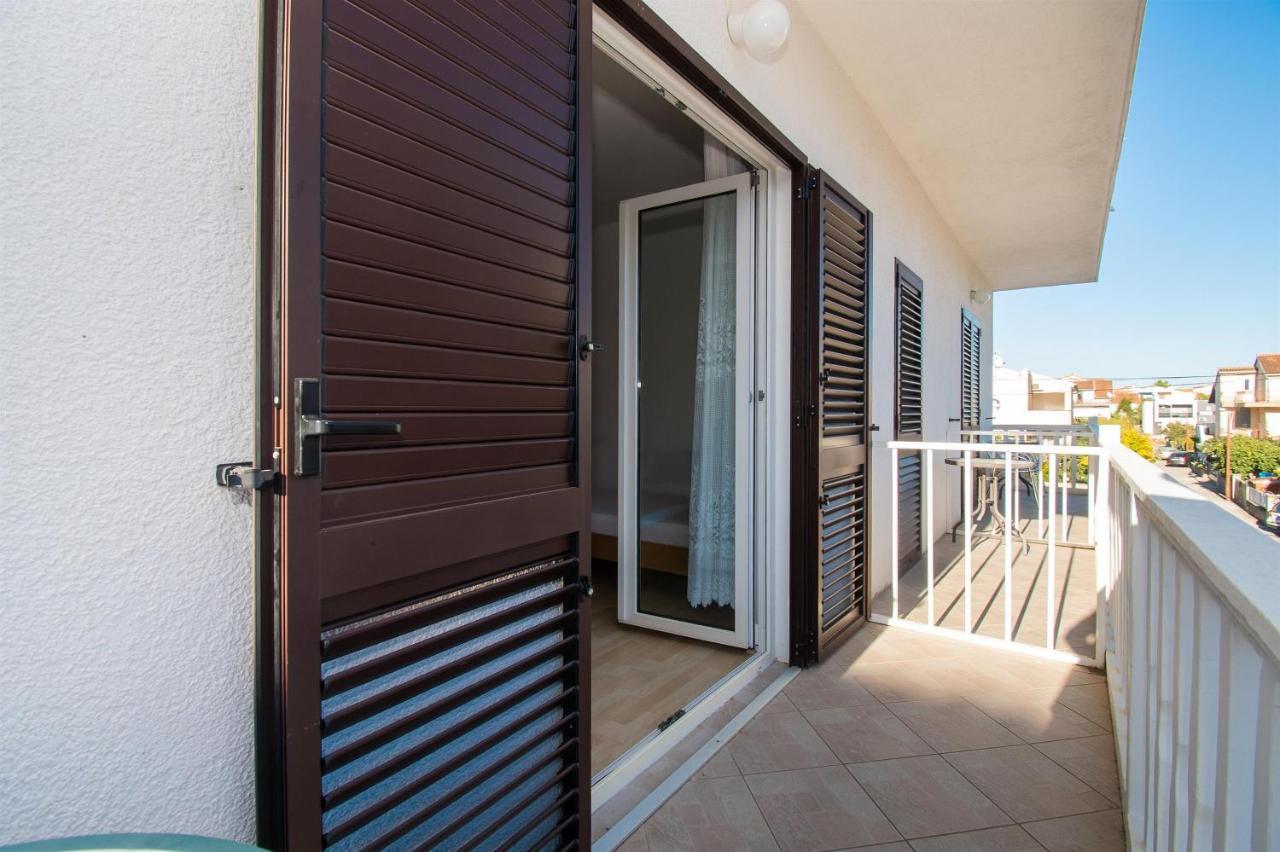 Apartment Mijo Vodice Buitenkant foto
