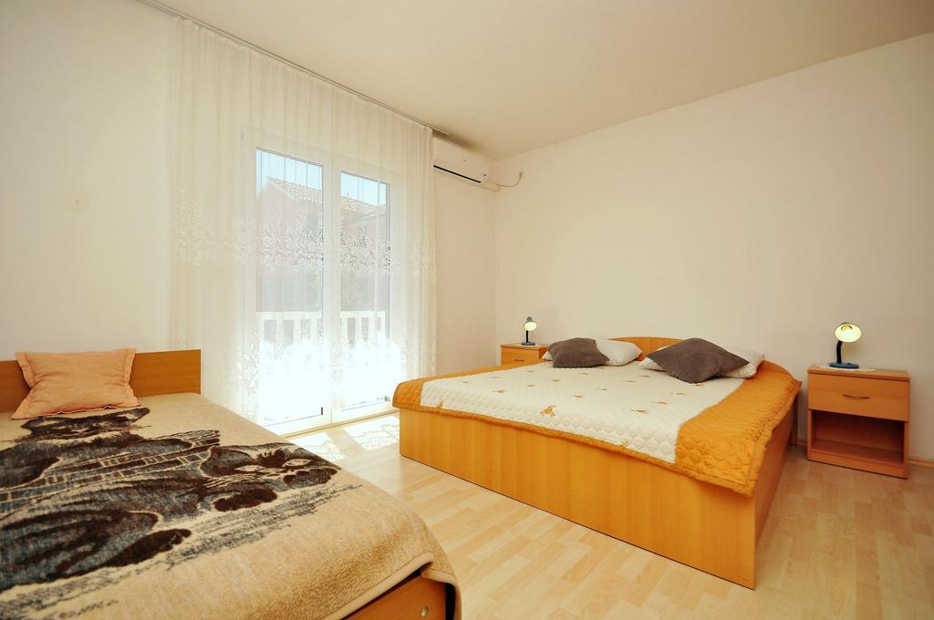 Apartment Mijo Vodice Buitenkant foto